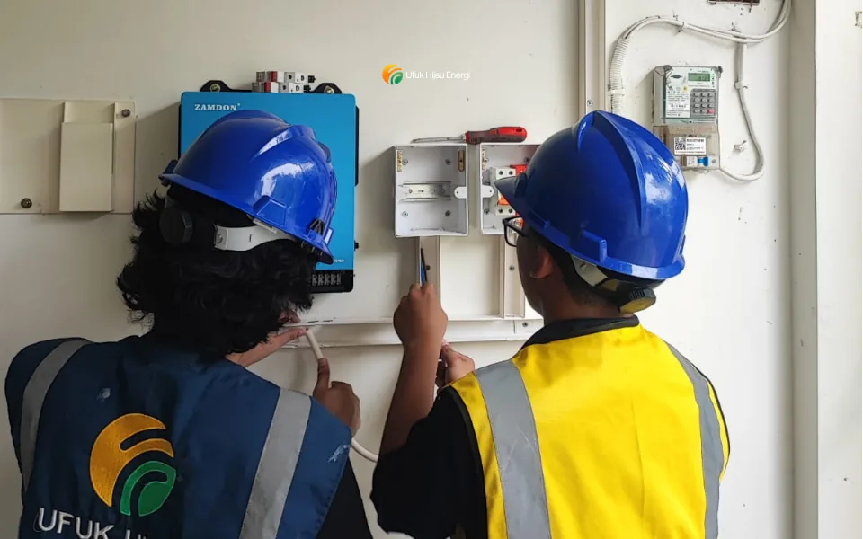 PLTS rumah tinggal 1,24 kWp di Semarang oleh Ufuk Hijau Energi
